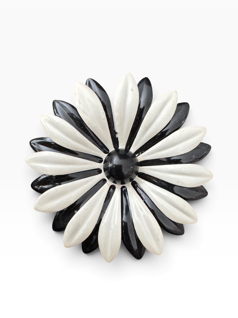 60s Vintage Flower Pin Black White Monochrome Daisy Enamel Metal Flower Mod 2.5”
